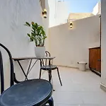 דירה With Private Yard And Fast Wifi