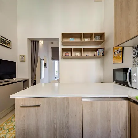 Apartman With Private Yard And Fast Wifi *