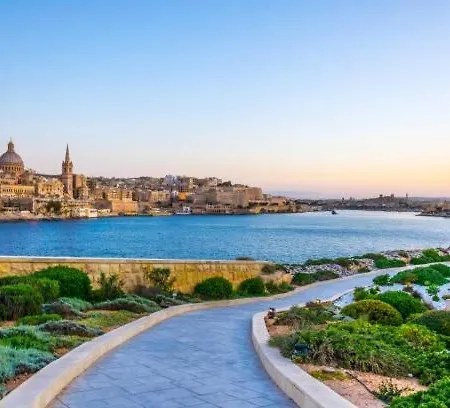 With Private Yard And Fast Wifi Sliema