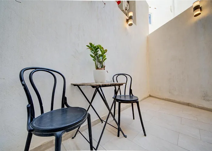 Apartman With Private Yard And Fast Wifi