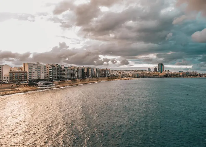 Apartman With Private Yard And Fast Wifi